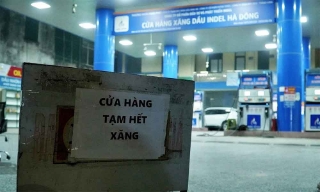 Bộ Công Thương: Đủ xăng dầu đến hết tháng, người dân không nên tích trữ